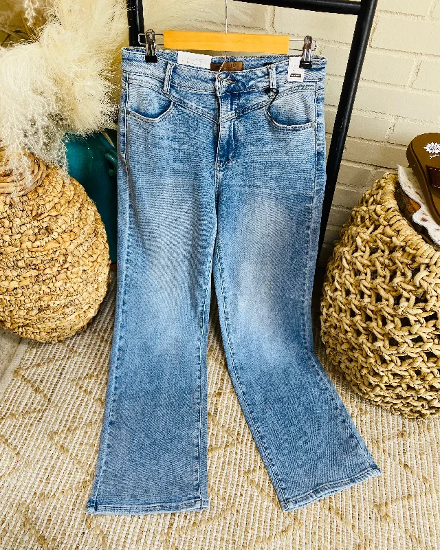 Iris High Rise Retro Jean Chic Ripped Jeans